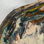 abstrakt-maleri-detaljer-af-kvinde-i-ramme