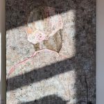 stort-portraet-maleri-kvinde-med-knold-bagfra-hammershoi-nyfortolkning