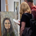 kunst-udstilling-i-illum-bestillingsportraet-af-islandsk-skoenhed-malet-af-dansk-kunstner