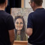 kunst-udstilling-i-illum-bestillingsportraet-af-islandsk-skoenhed-malet-af-dansk-kunstner