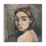 Maleri-med-spartel-teknik-brunhaaret-kvinde-med-page-i-blaa-groent-rum-og-bar-overkrop