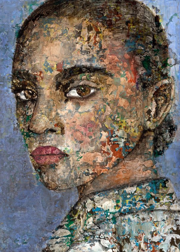 giclee-tryk-af-farverig-kvinde-i-kvart-profil-med-violet-baggrund-og-klattet-ansigt