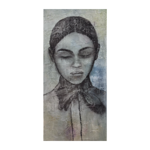 Kultegning på lærred af kvinde med knold og midterskilning der vender blikket nedad og med skjortesløjfe