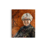 Portrætmaleri af gråhåret kvinde i sort rullekrave